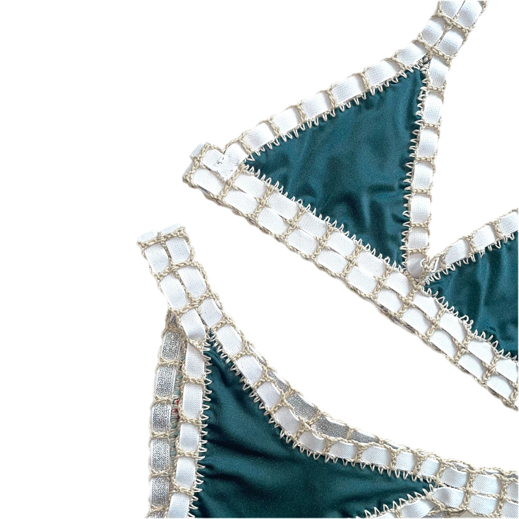 Bikini artesanal florcitas blancas & blue steel - GALATEA SWIMWEAR